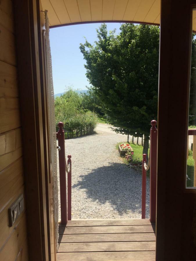 La Roulotte Au Paradis Arc-et-Senans Exterior photo